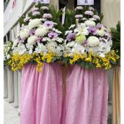 B款典雅高架花籃(限殯儀館內告別式)