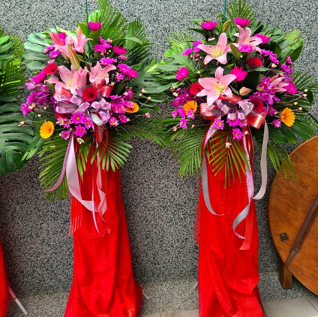 粉紅藝術花籃