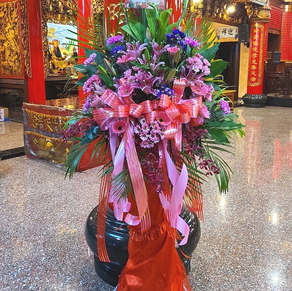 綻放藝術花籃