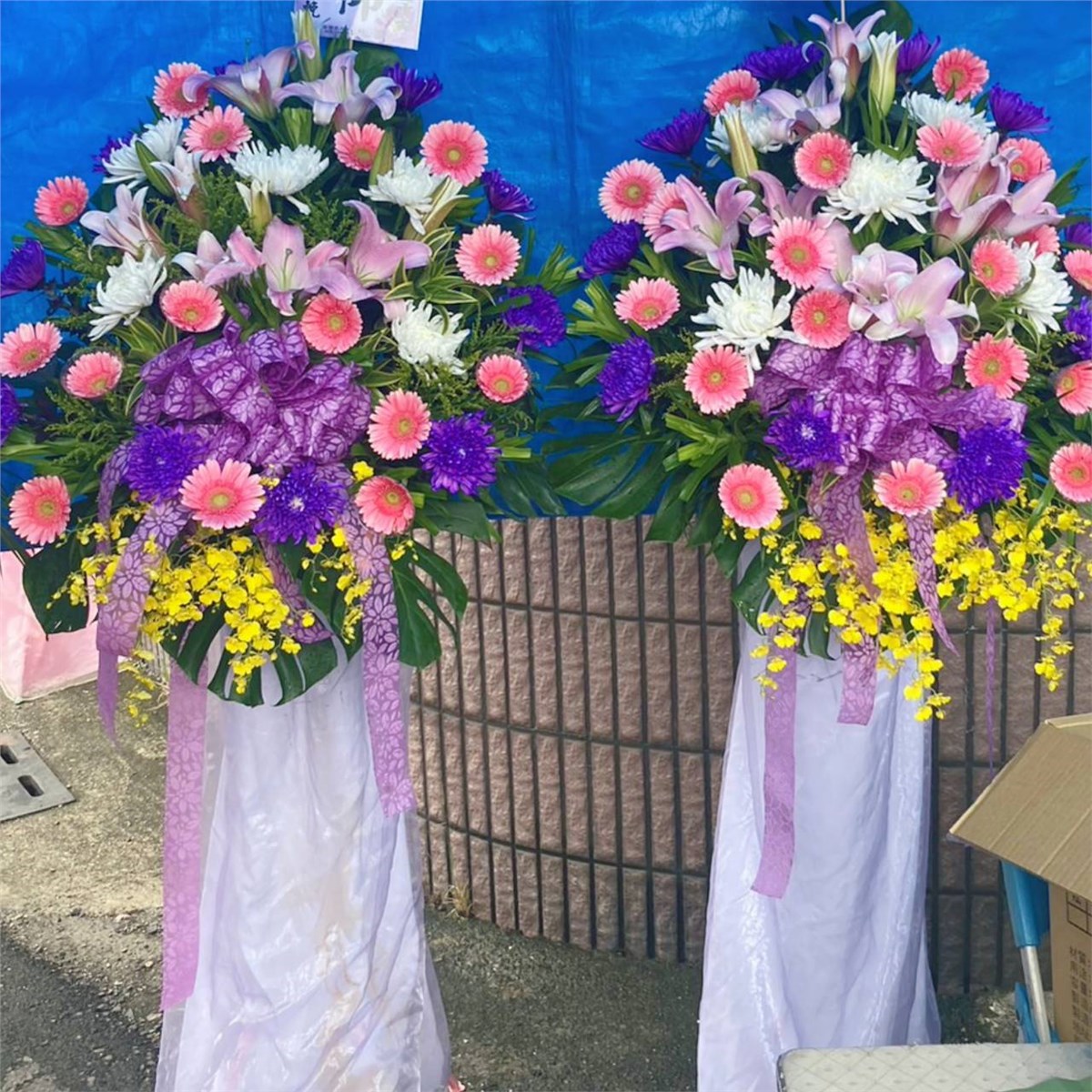 B01悼念高架花藍