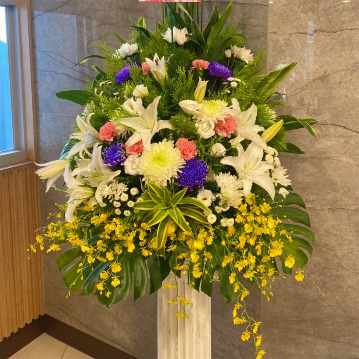 典雅高架花籃01(花款隨機出貨，無法指定)